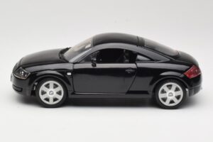 Audi TT 8N Schwarz Revell 1:18 08953 Metall – Bild 4 von 8