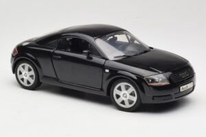 Audi TT 8N Schwarz Revell 1:18 08953 Metall – Bild 6 von 8