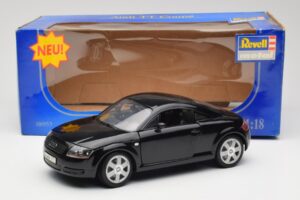 Audi TT 8N Schwarz Revell 1:18 08953 Metall – Bild 8 von 8