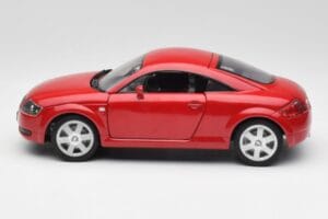 Audi TT 8N Coupe Rot Revell 1:18 89909092 Metall – Bild 4 von 8
