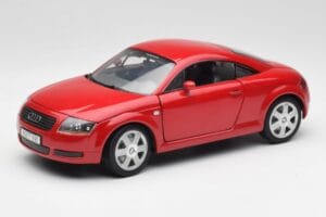 Audi TT 8N Coupe Rot Revell 1:18 89909092 Metall