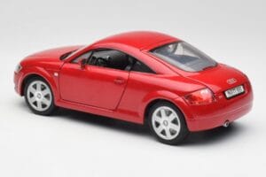 Audi TT 8N Coupe Rot Revell 1:18 89909092 Metall – Bild 7 von 8