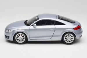 Audi TT 8N RHD Lake Silber Metallic Minichamps 1:18 150015020 Metall – Bild 4 von 8