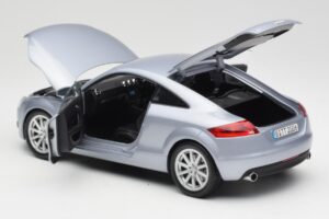 Audi TT 8N RHD Lake Silber Metallic Minichamps 1:18 150015020 Metall – Bild 5 von 8