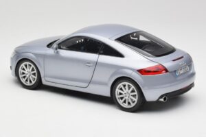 Audi TT 8N RHD Lake Silber Metallic Minichamps 1:18 150015020 Metall – Bild 7 von 8