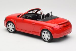 Audi TT 8N Roadster Rot Minichamps 1:18 155017032 Metall – Bild 5 von 6