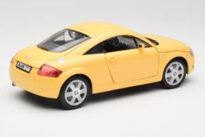 Audi TT 8N Gelb Revell 1:18 08954-M1 Metall – Bild 3 von 8