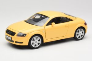 Audi TT 8N Gelb Revell 1:18 08954-M1 Metall