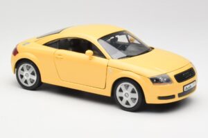 Audi TT 8N Gelb Revell 1:18 08954-M1 Metall – Bild 6 von 8