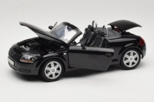 Audi TT 8N Roadster Schwarz Revell 1:18 8980 Metall – Bild 2 von 8