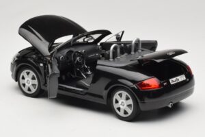 Audi TT 8N Roadster Schwarz Revell 1:18 8980 Metall – Bild 5 von 8