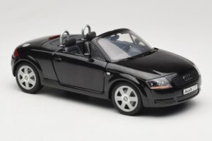 Audi TT 8N Roadster Schwarz Revell 1:18 8980 Metall – Bild 6 von 8