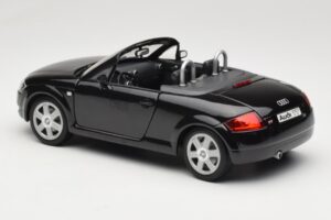 Audi TT 8N Roadster Schwarz Revell 1:18 8980 Metall – Bild 7 von 8
