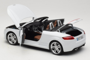 Audi TT 8S Roadster Glacier White Minichamps 1:18 5011400515 Metall – Bild 5 von 8
