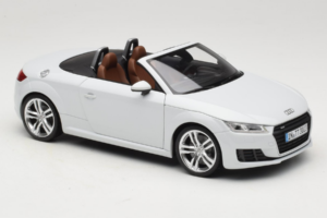 Audi TT 8S Roadster Glacier White Minichamps 1:18 5011400515 Metall – Bild 6 von 8