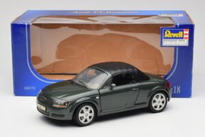 Audi TT 8N Roadster Grün Revell 1:18 8979 Metall – Bild 8 von 8