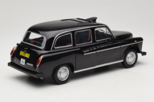 Austin FX4 London Taxi Schwarz Minichamps 1:18 180136000 Metall – Bild 3 von 8