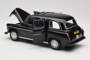 Austin FX4 London Taxi Schwarz Minichamps 1:18 180136000 Metall – Bild 5 von 8