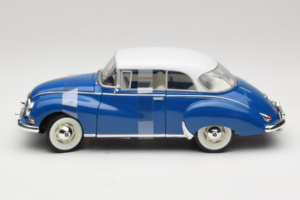 Auto Union 1000 S Coupe Blau Weiss Revell 1:18 08909 Metall – Bild 3 von 6