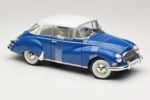 Auto Union 1000 S Coupe Blau Weiss Revell 1:18 08909 Metall – Bild 4 von 6