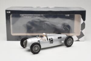 Auto Union Typ C #18 B. Rosemeyer Internationales Eifelrennen Nürburgring Winner 1936 Minichamps 1:18 155361018 Metall – Bild 6 von 6