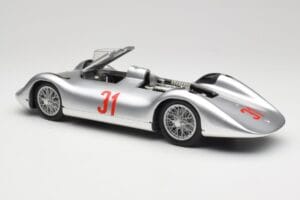 Auto Union Typ C Stromlinie #31 B. Rosemeyer 1937 Silber Revell 1:18 08436 Metall – Bild 5 von 8