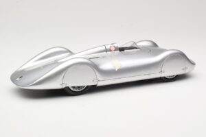 Auto Union Type C Streamliner #72 B. Rosemeyer World Record 1937 Revell 1:18 08420 Metall – Bild 2 von 6