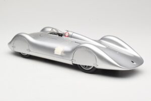Auto Union Type C Streamliner #72 B. Rosemeyer World Record 1937 Revell 1:18 08420 Metall – Bild 5 von 6