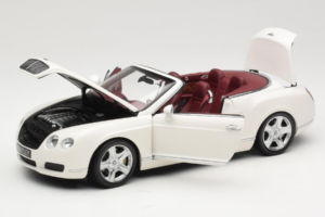 Bentley Continental GTC Weiss Minichamps 1:18 100139032 Metall – Bild 2 von 8