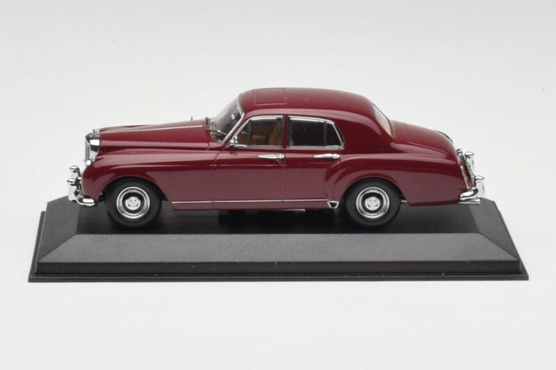 Bentley S1 Continental Flying Spur Burgunder Minichamps 1:43 436139550 Metall