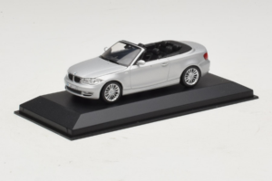 BMW 1-Series E88 Cabriolet Titan Silver Minichamps 1:43 80420427037-R1 Metall – Bild 2 von 5