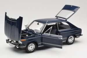 BMW 1600 Touring Blau Minichamps 1:18 80430145823 Metall – Bild 2 von 8