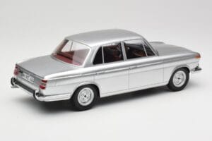 BMW 1800 Ti Silber Minichamps 1:18 107024000 Resin – Bild 2 von 6