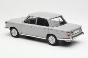 BMW 1800 TiSA Bernina Grau AUTOart 1:18 70621 Metall – Bild 7 von 8