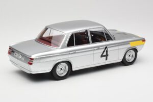 BMW 1800 TiSA #4 J. Ickx / J. van Ophem 24 Hours of Spa 1965 Winners Minichamps 1:18 107652504 Resin – Bild 2 von 6