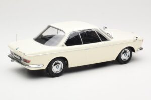 BMW 2000 CS Coupe Creme KK-Scale 1:18 KKDC180121 Metall – Bild 2 von 6