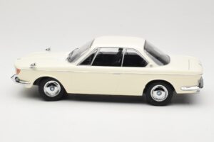BMW 2000 CS Coupe Creme KK-Scale 1:18 KKDC180121 Metall – Bild 3 von 6