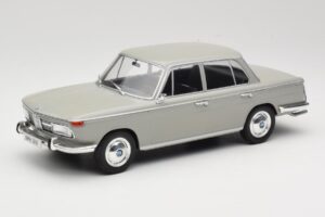 BMW 2000 TI Grau MCG 1:18 MCG18112 Metall