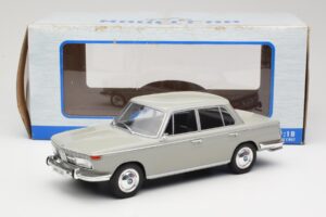 BMW 2000 TI Grau MCG 1:18 MCG18112 Metall – Bild 6 von 6