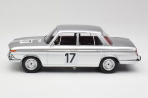 BMW 2000 Ti #17 J. Ickx / H. Hahne 24 Hours of Spa 1966 Winners Minichamps 1:18 107662517 Resin – Bild 3 von 6
