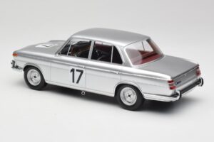 BMW 2000 Ti #17 J. Ickx / H. Hahne 24 Hours of Spa 1966 Winners Minichamps 1:18 107662517 Resin – Bild 5 von 6
