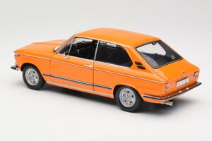 BMW 2000 Tii Touring Orange Minichamps 1:18 80430145824 Metall – Bild 7 von 8