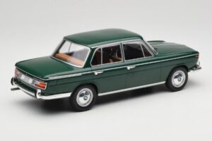 BMW 2000 121 Grün MCG 1:18 MCG18542 Metall – Bild 2 von 6