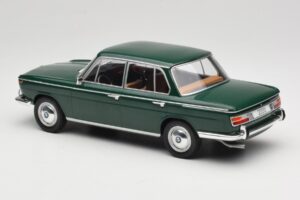 BMW 2000 121 Grün MCG 1:18 MCG18542 Metall – Bild 5 von 6