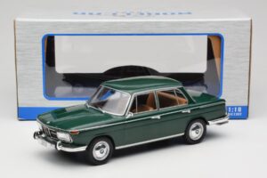 BMW 2000 121 Grün MCG 1:18 MCG18542 Metall – Bild 6 von 6