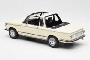 BMW 2002 Baur Cabriolet E10 Chamonix Weiss AUTOart 1:18 70532 Metall – Bild 7 von 8