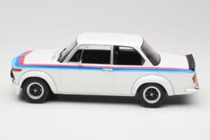 BMW 2002 E10 Turbo Weiss MCG 1:18 MCG18408-R Metall – Bild 3 von 6