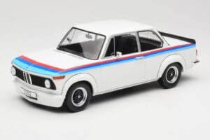 BMW 2002 E10 Turbo Weiss MCG 1:18 MCG18408-R Metall