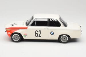 BMW 2002 tiK BMW AG #1 H. Hahne / D. Quester Class Winner Guards International 6 Hours Brands Hatch 1969 Minichamps 1:18 1556 – Bild 3 von 6