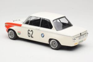 BMW 2002 tiK BMW AG #1 H. Hahne / D. Quester Class Winner Guards International 6 Hours Brands Hatch 1969 Minichamps 1:18 1556 – Bild 5 von 6